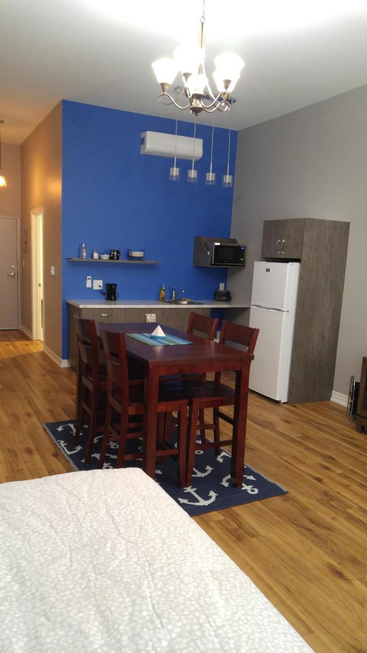 Canalside Restaurant, Inn & Kitchen Store Port Colborne Bagian luar foto
