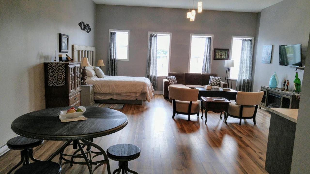 Canalside Restaurant, Inn & Kitchen Store Port Colborne Bagian luar foto